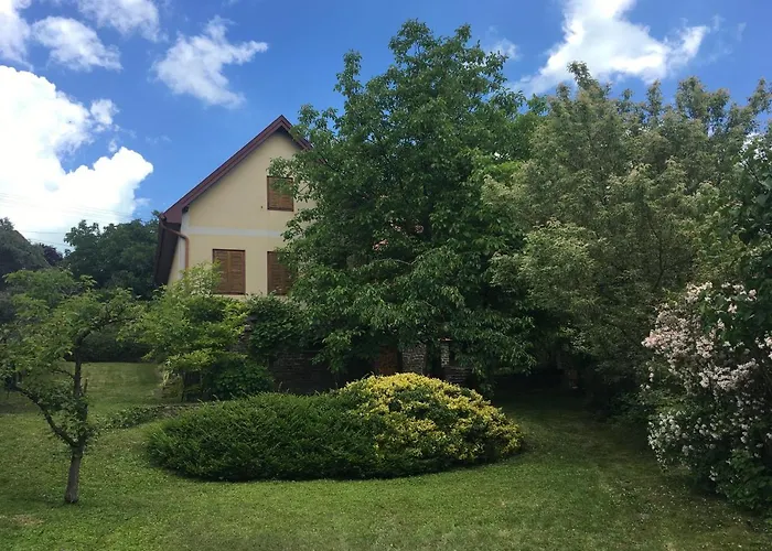 Iris Vendeghaz Ferienhaus *